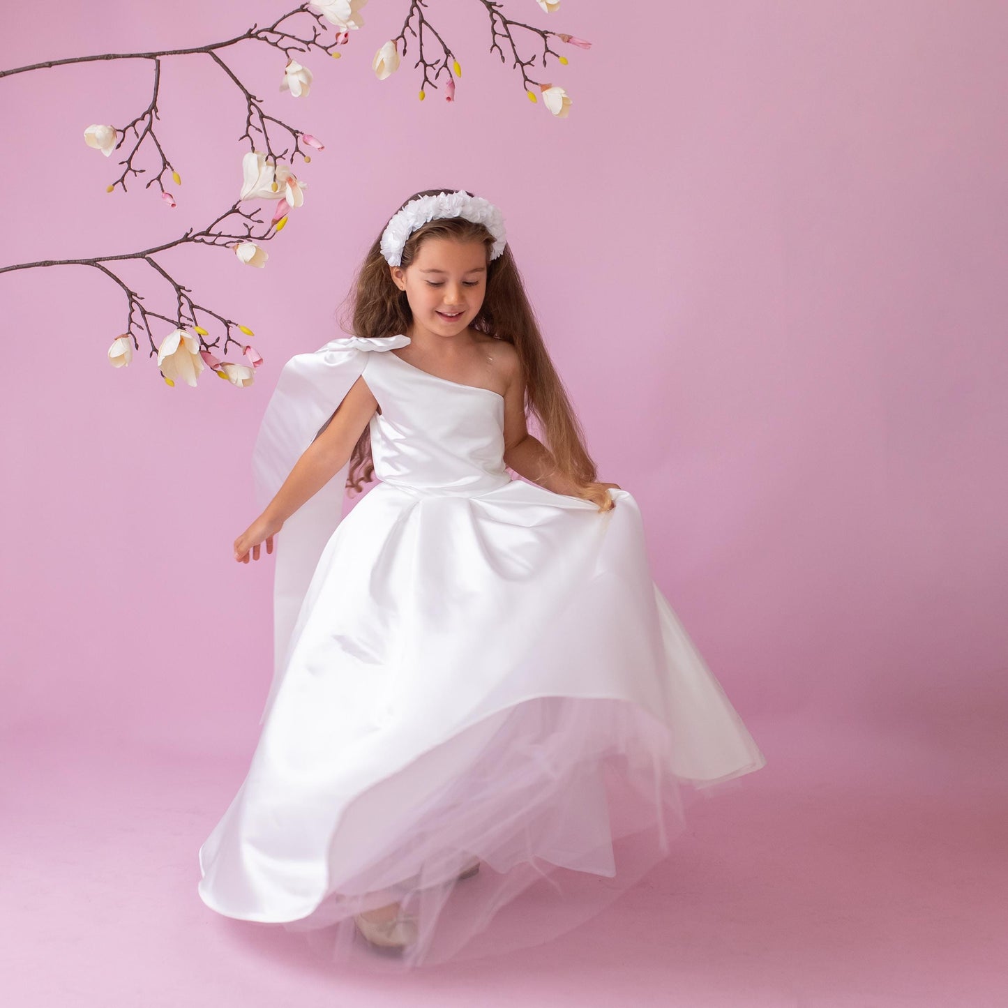 Pure White Satin Flower Girl Dress: Elegant One-Shoulder Gown with Oversized Bow