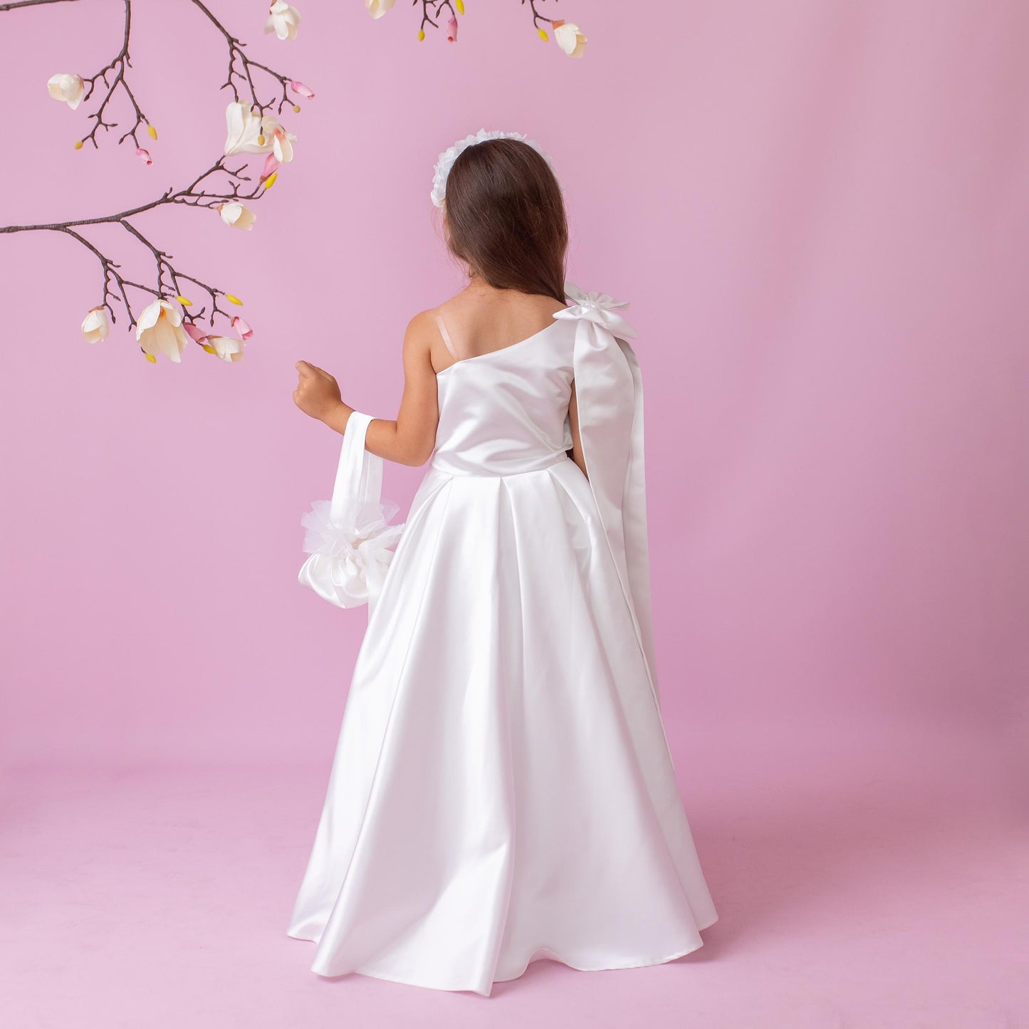Pure White Satin Flower Girl Dress: Elegant One-Shoulder Gown with Oversized Bow