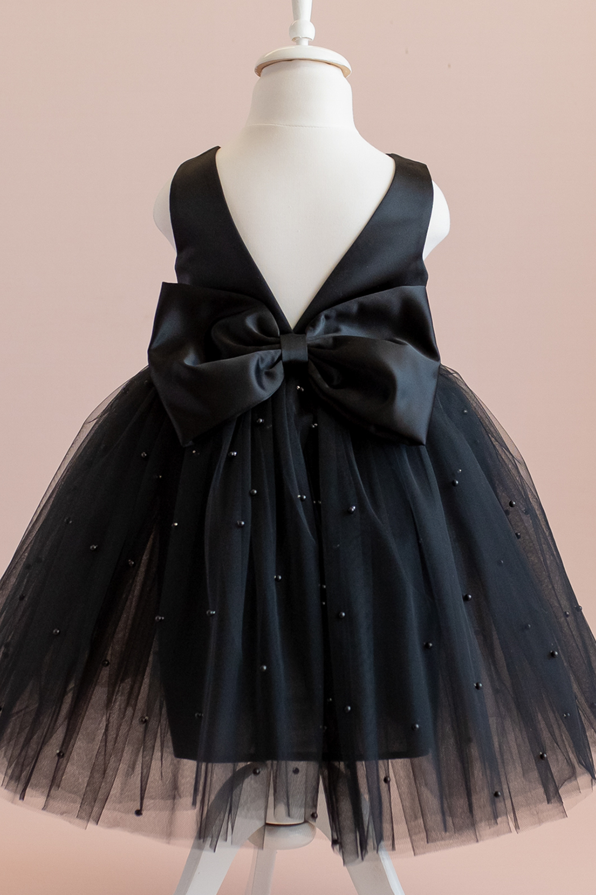 Black Pearl Tulle Flower Girl Dress: V-Back Bow Gown HandyyBaby Black Pearl Tulle Flower Girl Dress: V-Back Bow Gown HandyyBaby