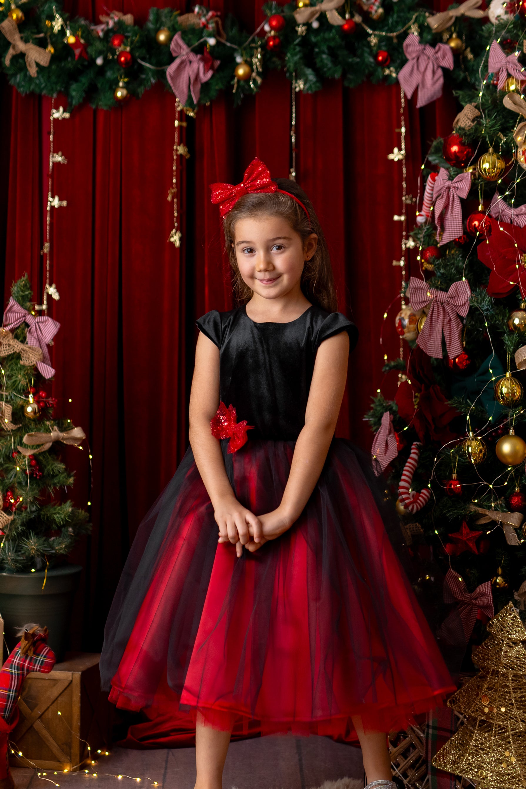 Red & Black Velvet Christmas Flower Girl Dress 4T US kids' numeric / Dress & Cape