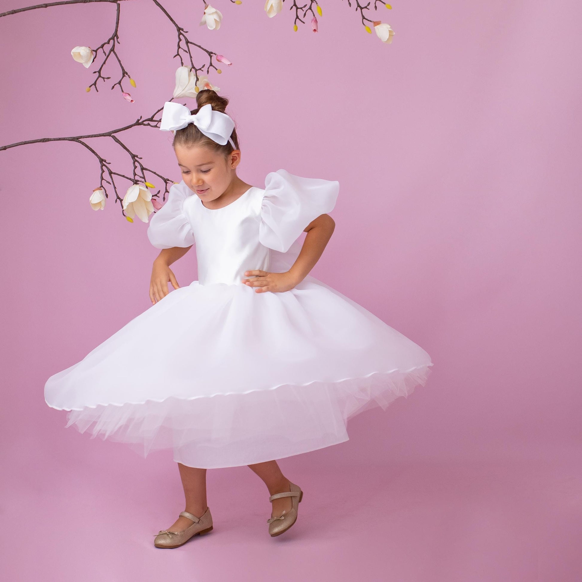 Luxurious Organza Flower Girl Wedding Dress, Princess Communion Gown, Tea Length, Big Bow, V-Neck