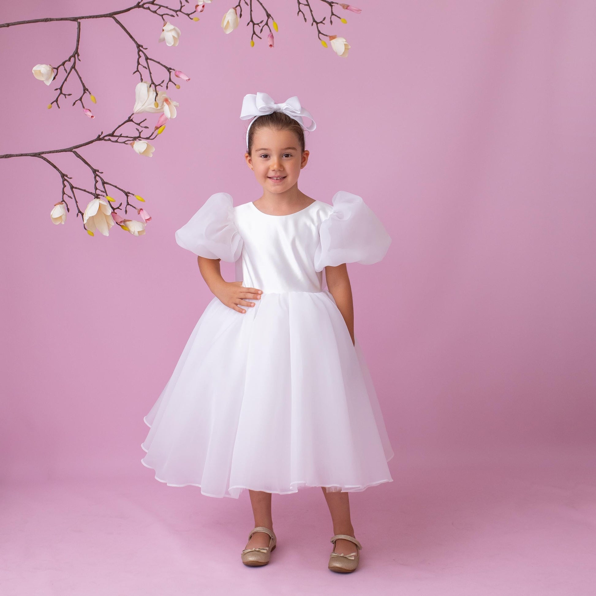Luxurious Organza Flower Girl Wedding Dress, Princess Communion Gown, Tea Length, Big Bow, V-Neck